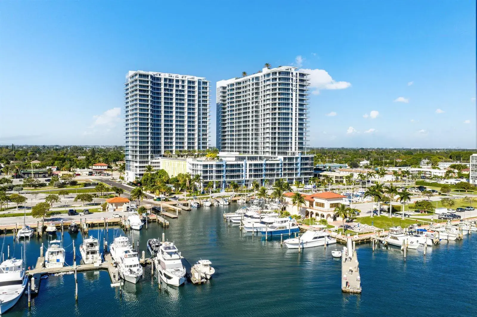 220 Lake Shore Drive # 2005, Lake Park FL 33403