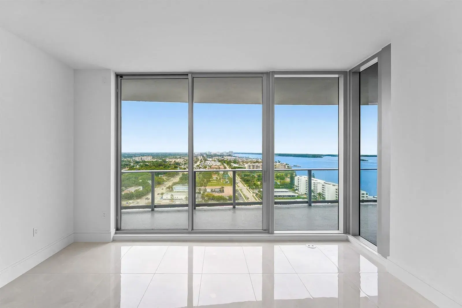 220 Lake Shore Drive # 2005, Lake Park FL 33403