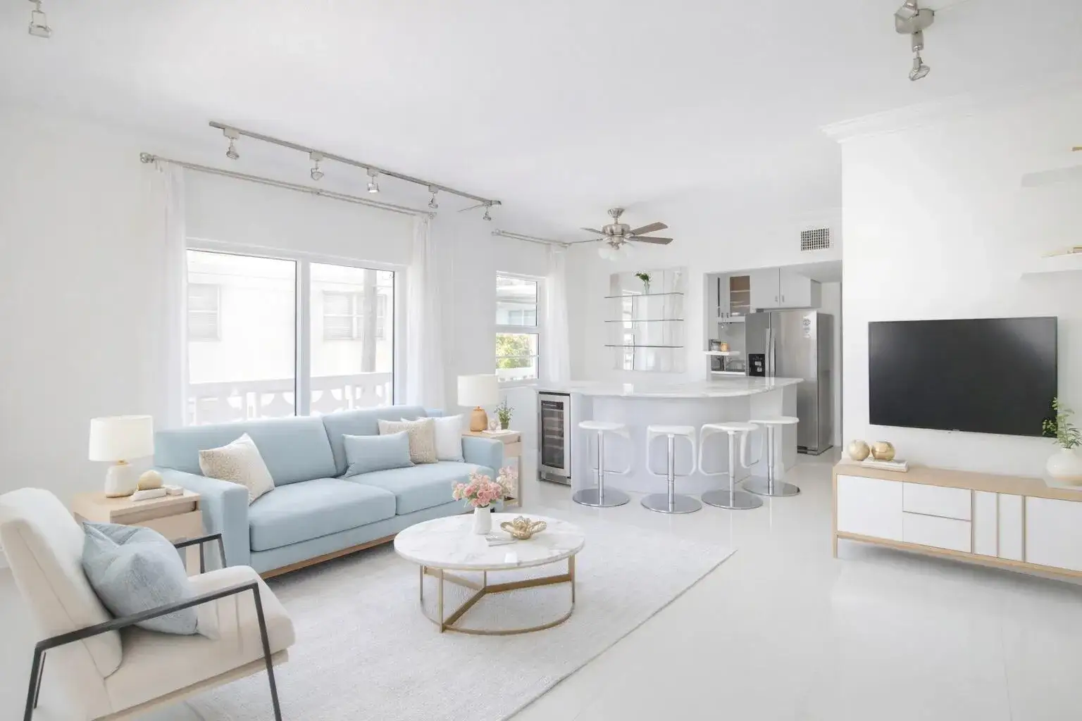 1 bedroom 1 bath Residential for sale at 900 Euclid Avenue # 8, Miami Beach FL 33139