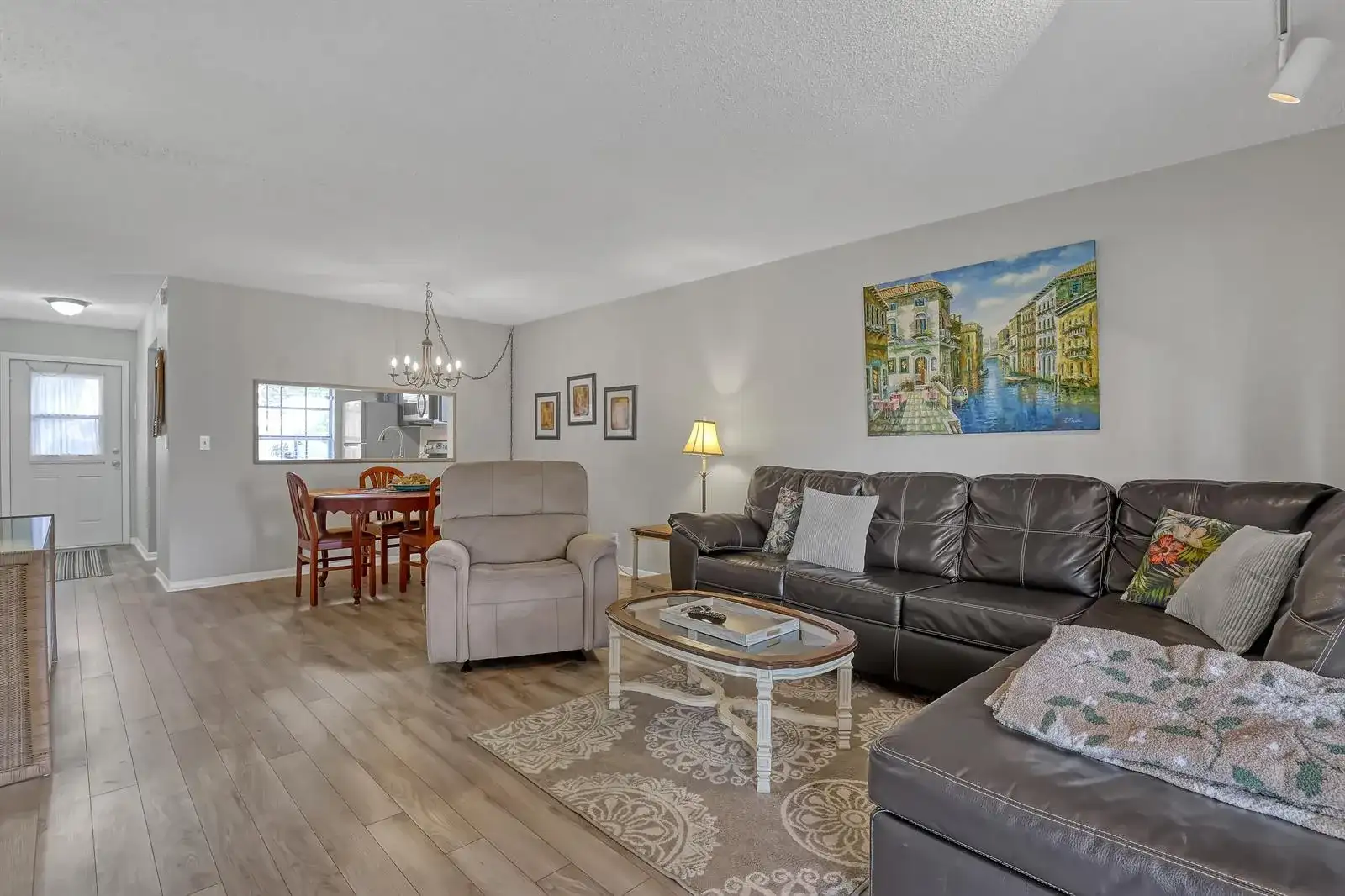 553 Covered Bridge Boulevard, Lake Worth FL 33467 photo 4