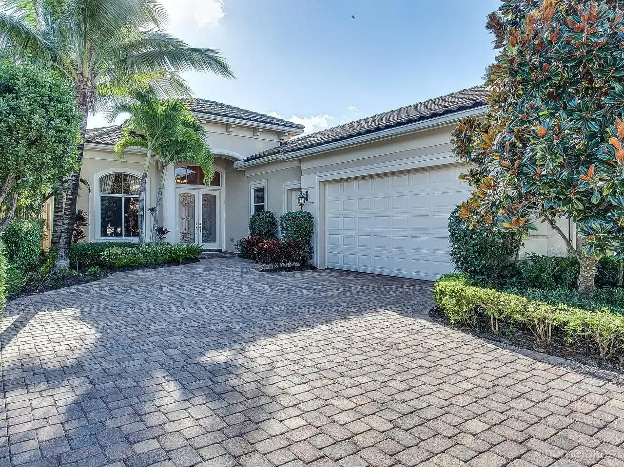 116 Bianca Drive, Palm Beach Gardens FL 33418