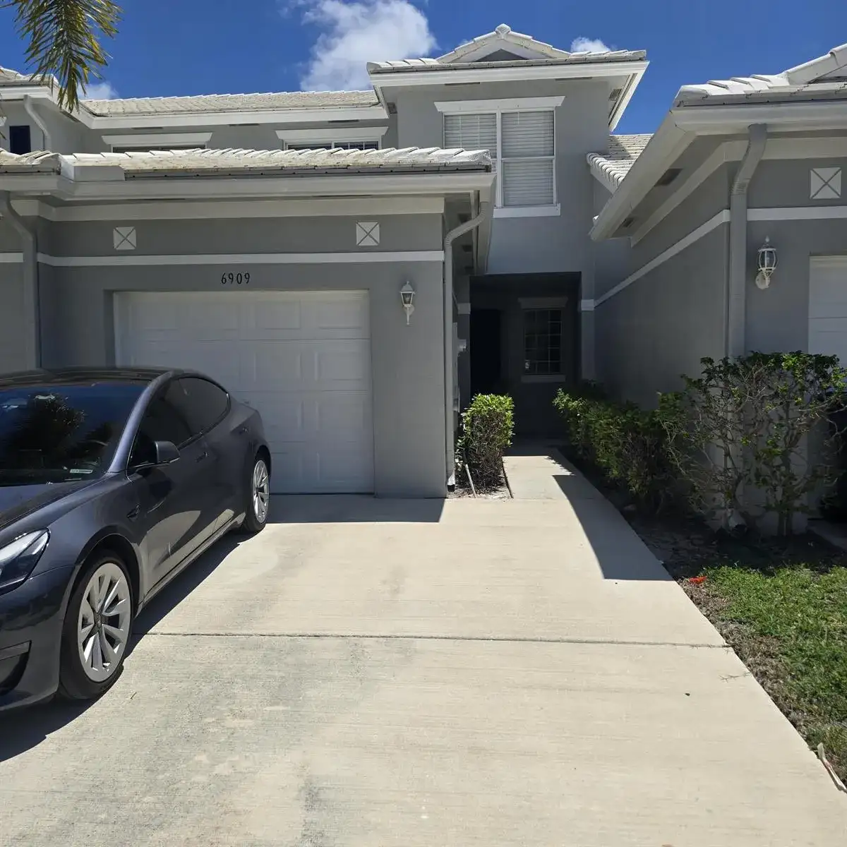 6909 Blue Skies Drive, Lake Worth FL 33463 photo 2