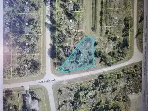 941 Capetown Avenue, Lehigh Acres FL 33974