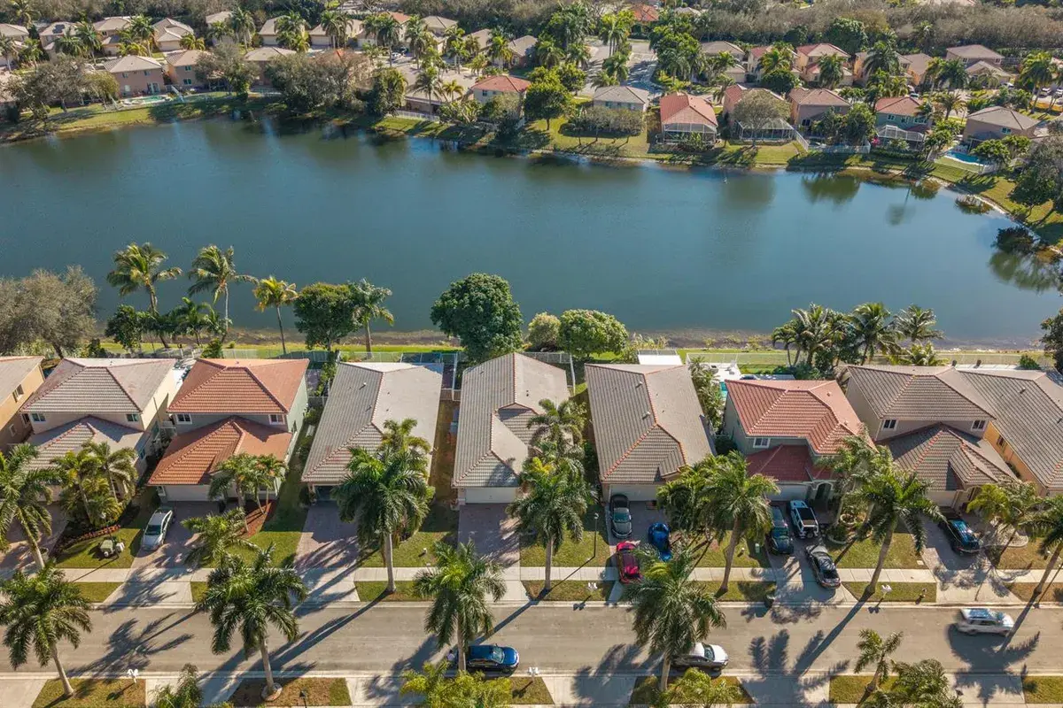 3800 Woodfield Drive, Coconut Creek FL 33073