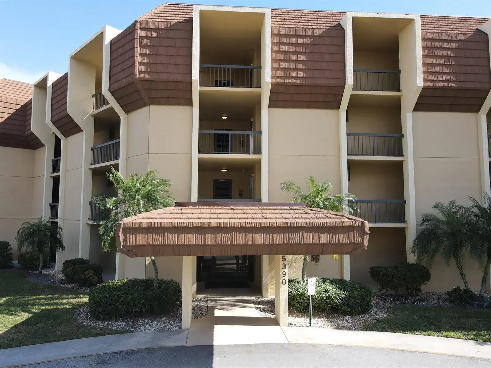 5390 Woodland Lakes Drive # 201, Palm Beach Gardens FL 33418 photo 3