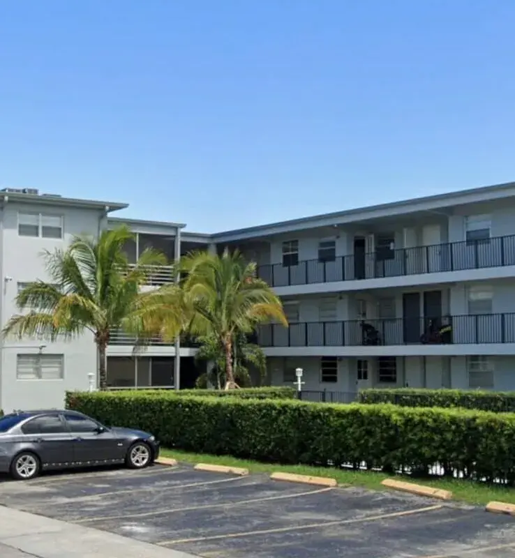 1100 NE 1st Court # 305, Hallandale Beach FL 33009