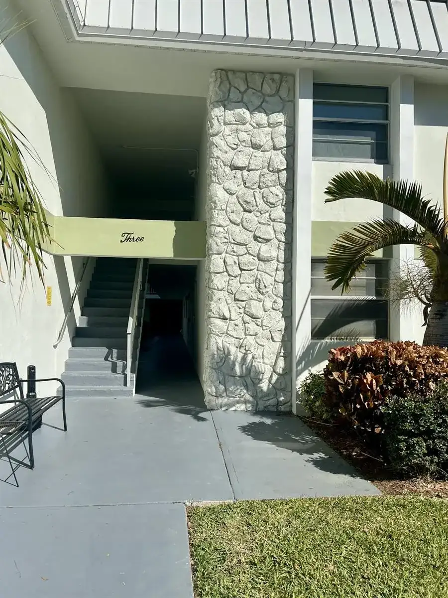 2302 Sunrise Boulevard # 201, Fort Pierce FL 34982 photo 4