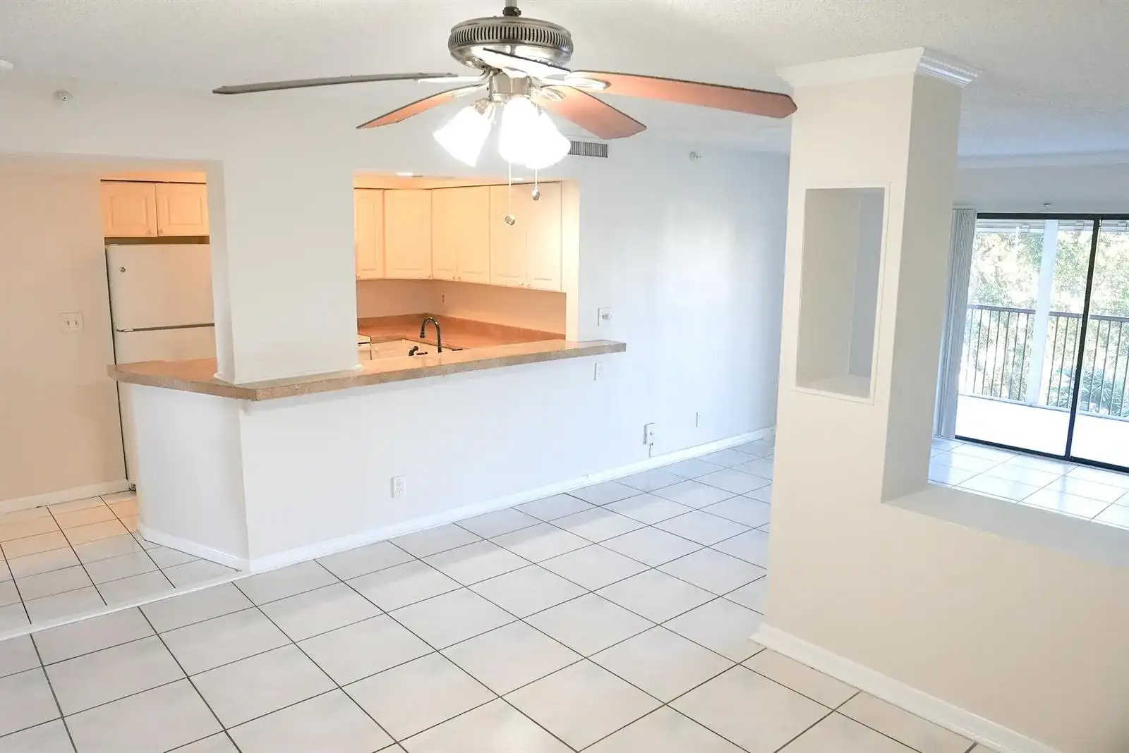 2112 S Cypress Bend Drive # 404, Pompano Beach FL 33069 photo 2