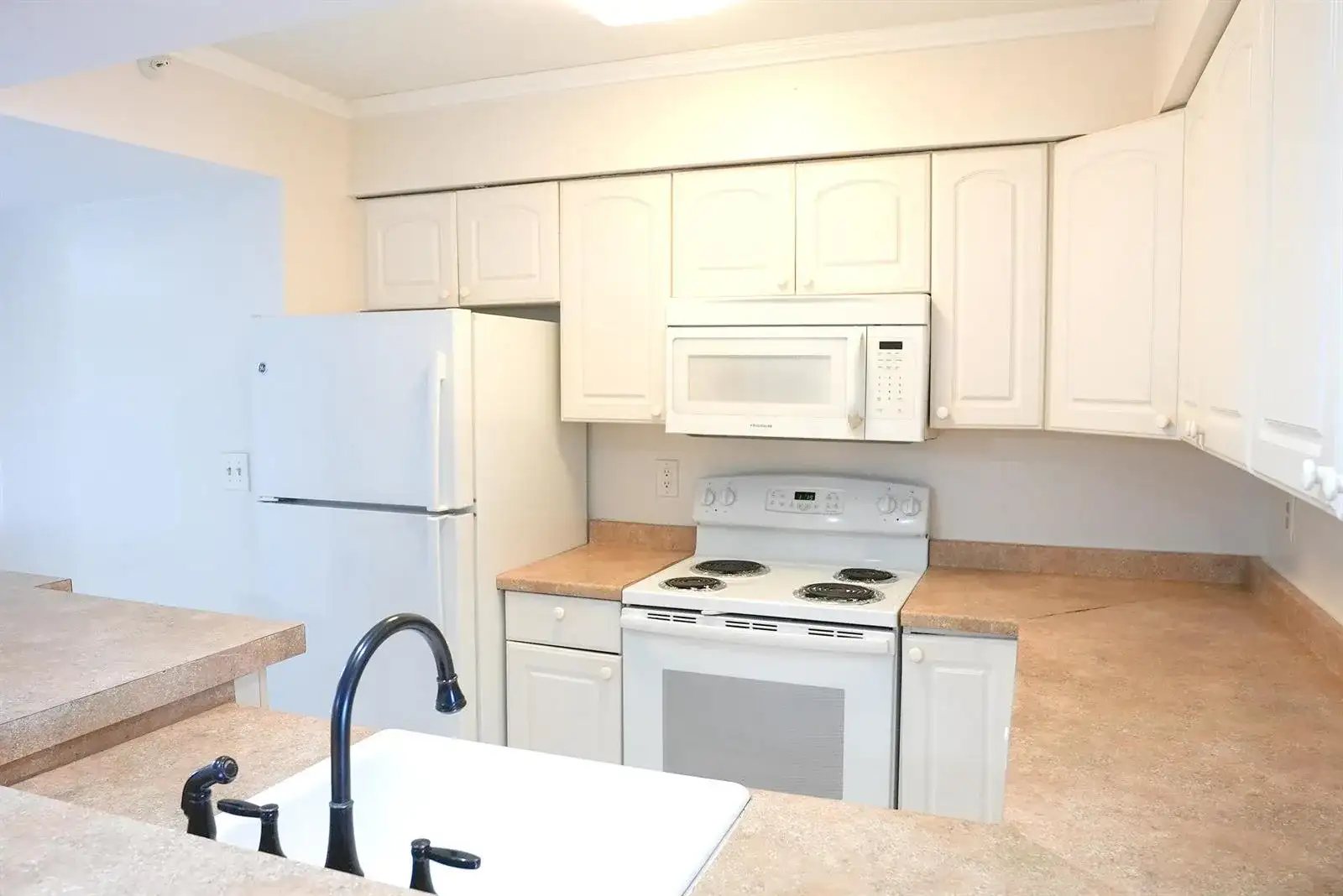 2112 S Cypress Bend Drive # 404, Pompano Beach FL 33069 photo 4
