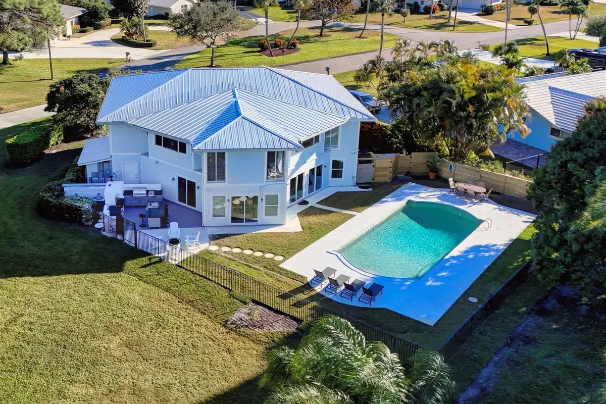 10355 Seagrape Way, Palm Beach Gardens FL 33418