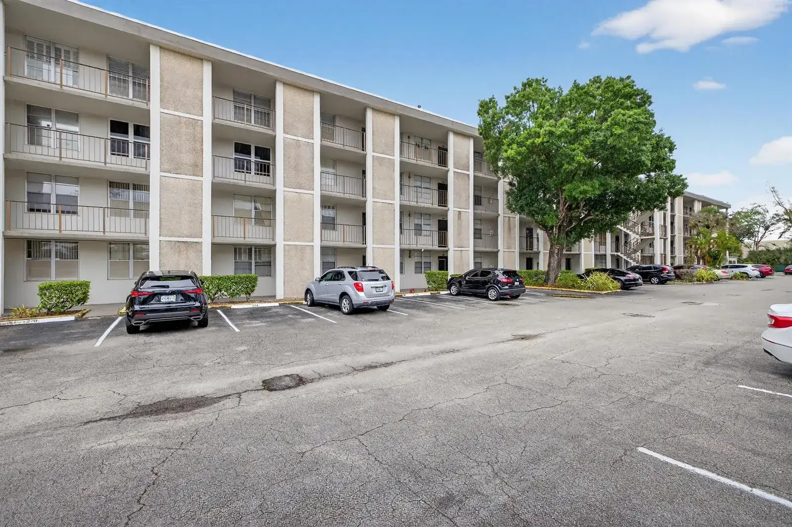 4850 NW 29 Court # 327, Lauderdale Lakes FL 33313 photo 2