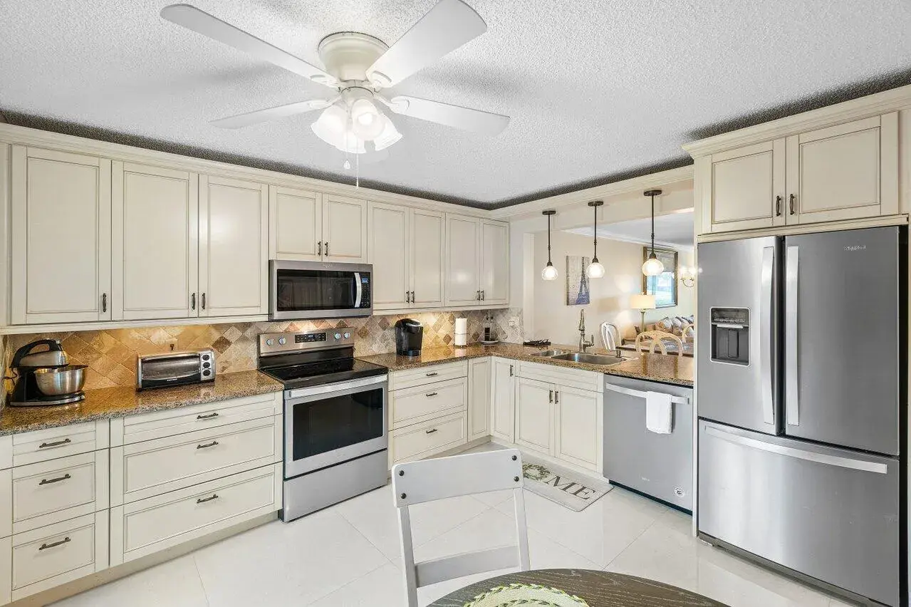 5771 Fairway Park Court # 103, Boynton Beach FL 33437