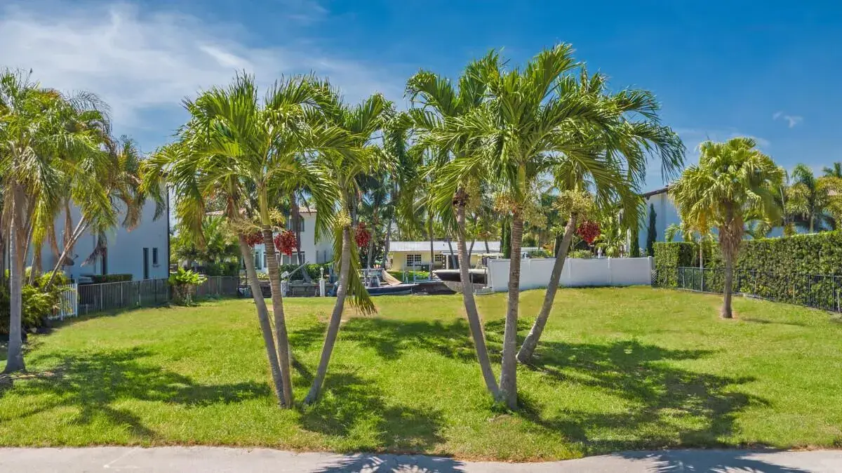 808 NE Bay Cove Street, Boca Raton FL 33487 photo 2