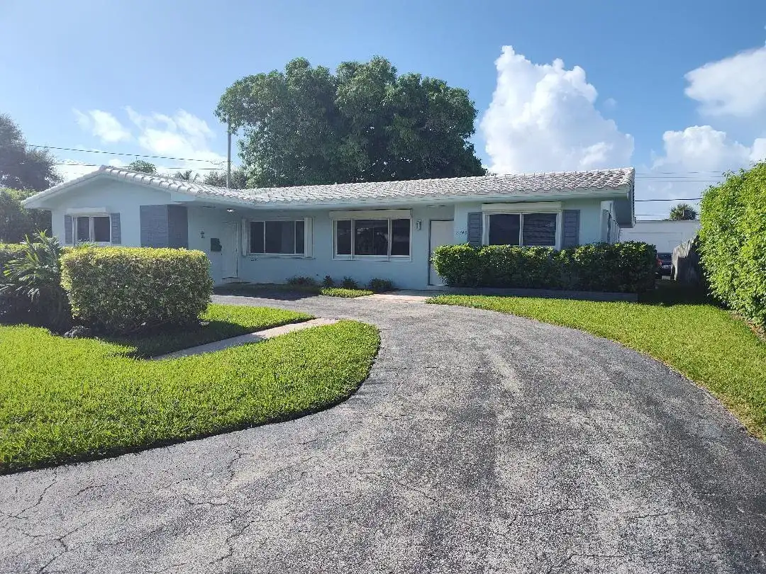 2248 NE 37th Street, Lighthouse Point FL 33064