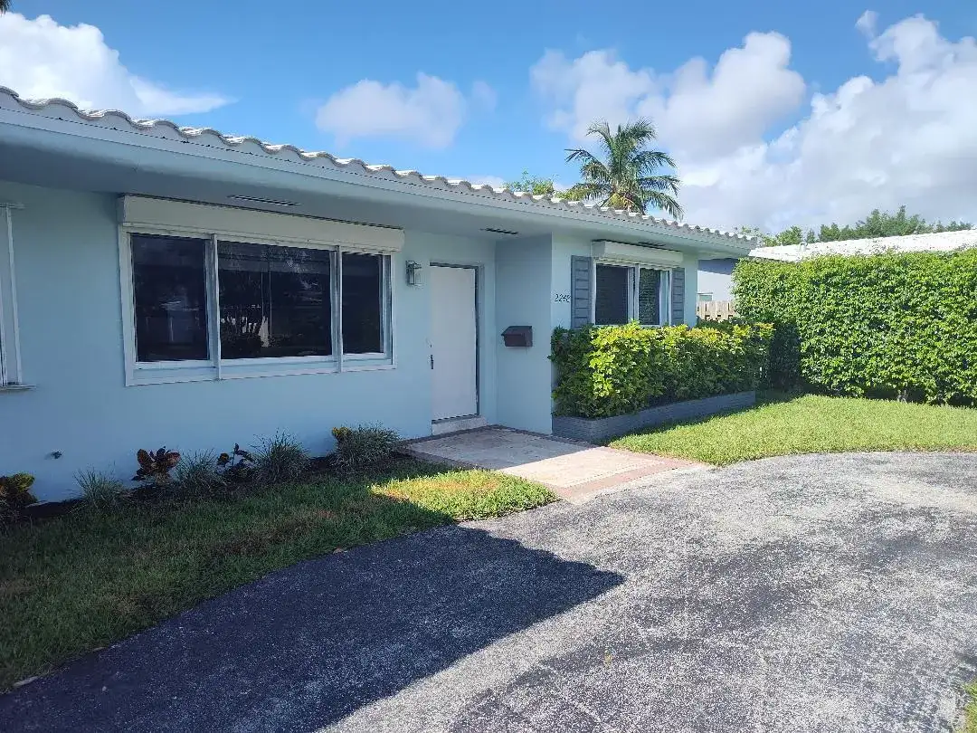 2248 NE 37th Street, Lighthouse Point FL 33064 photo 2