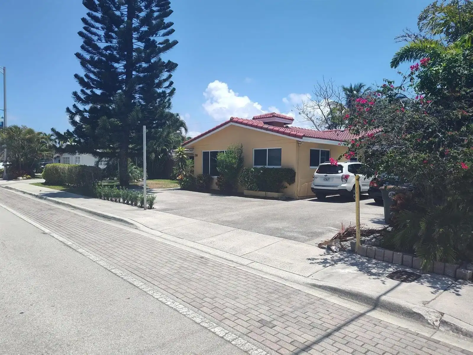 2210 NE 36th Street, Lighthouse Point FL 33064