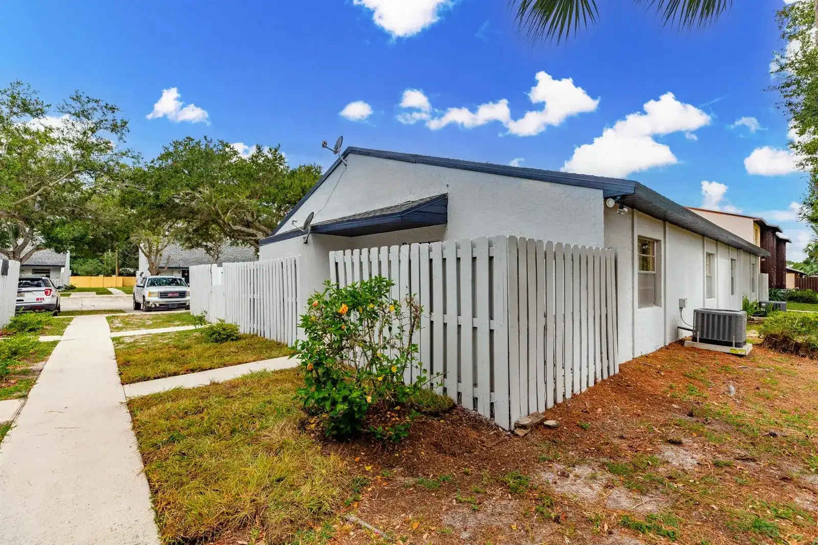 2007 Oleander Boulevard Apt D, Fort Pierce FL 34950 photo 4