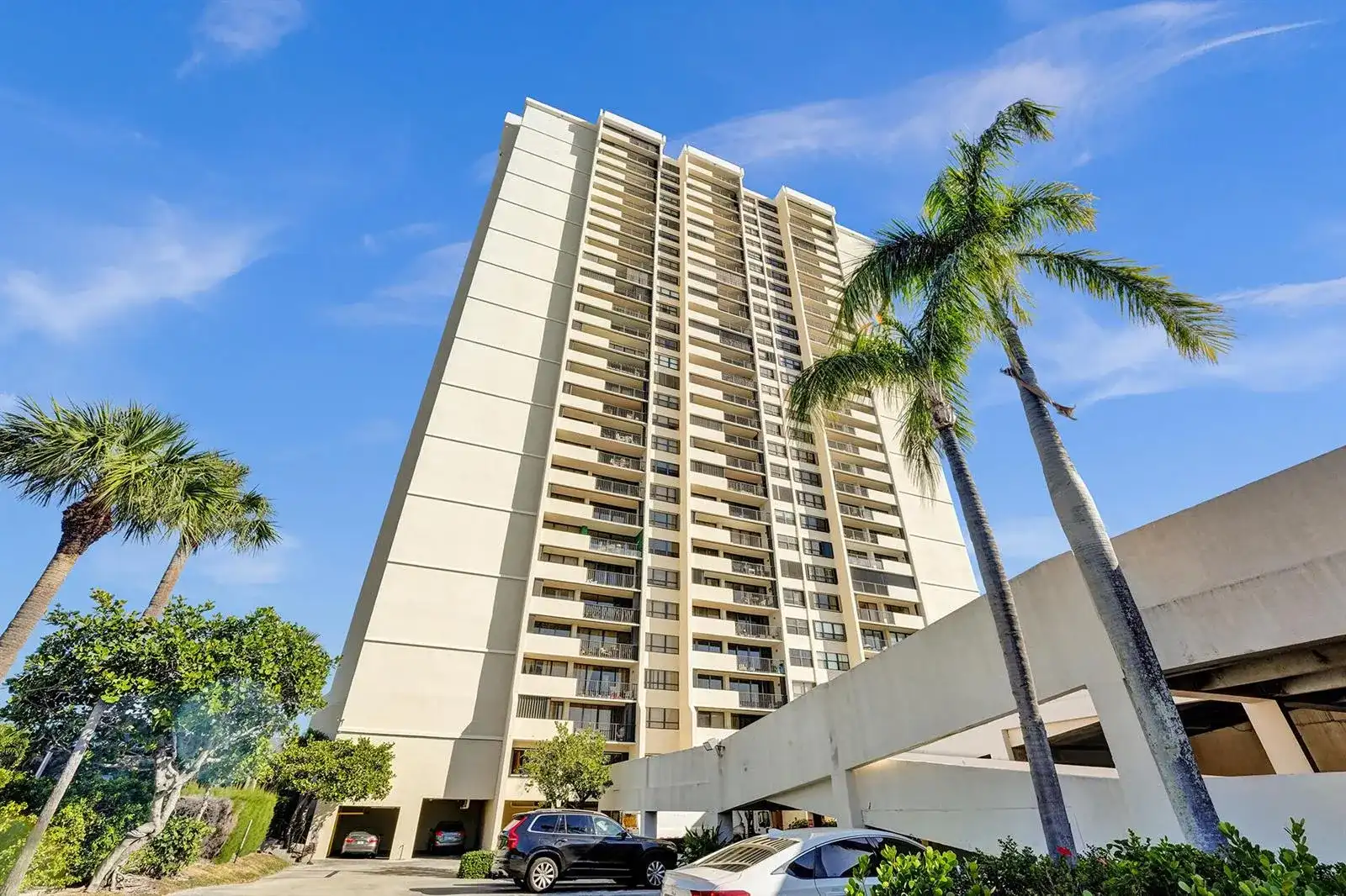 5600 N Flagler Drive # 805, West Palm Beach FL 33407