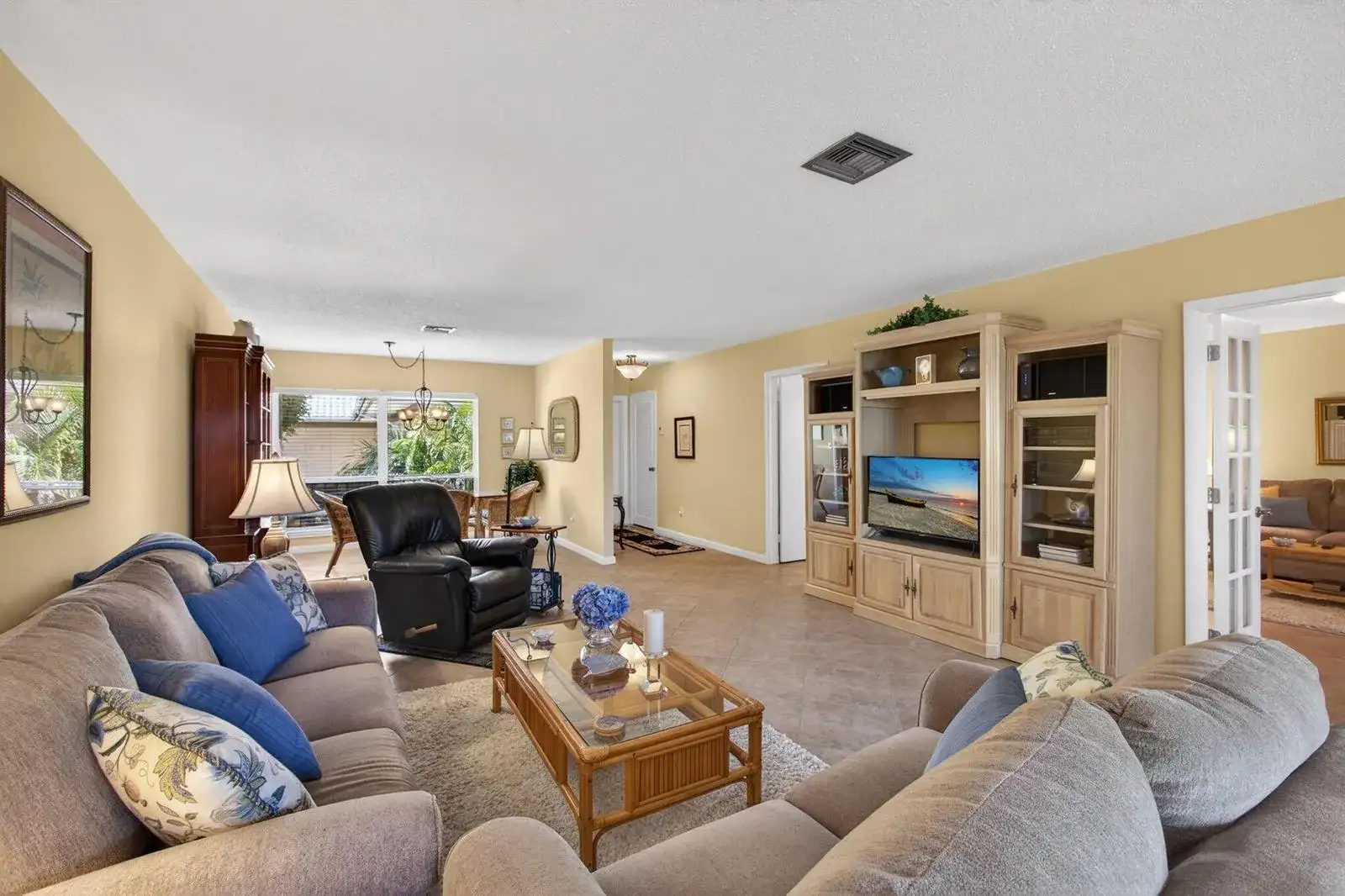 17 SE Turtle Creek Drive Unit D, Jupiter FL 33469 photo 2