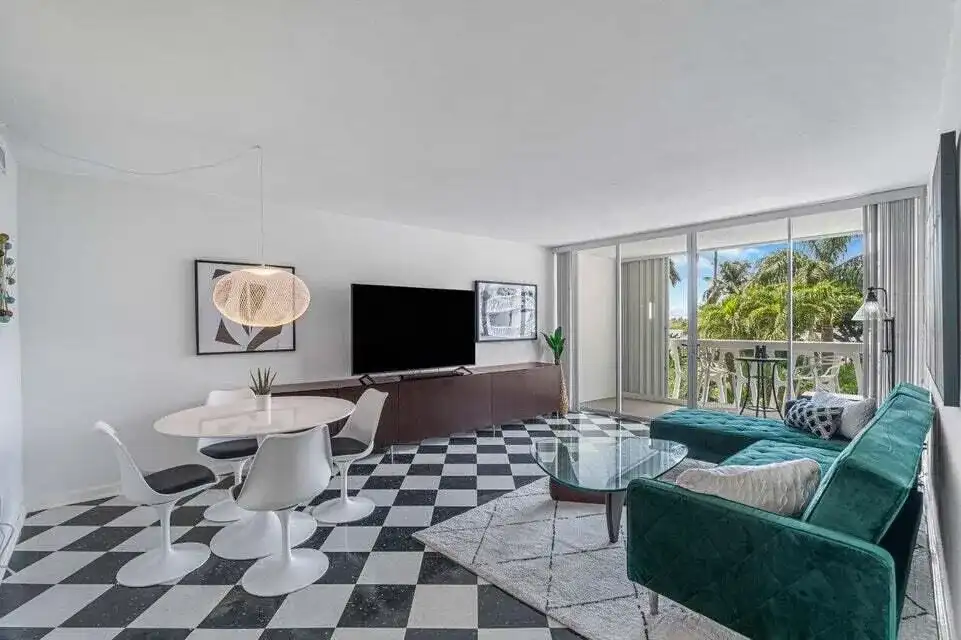 2505 S Ocean Boulevard # 303, Palm Beach FL 33480