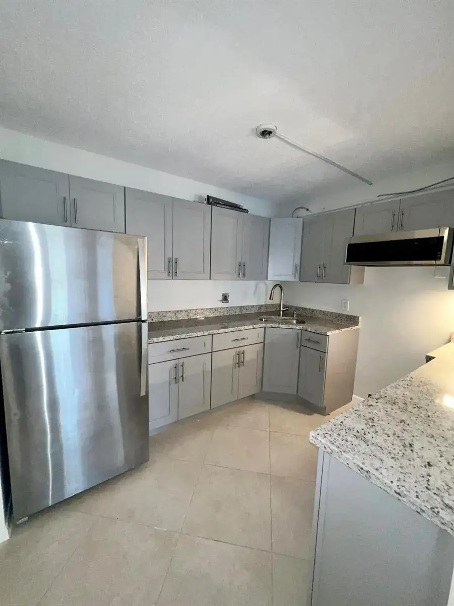 231 Pine Hov Circle # 1, FL 33463 photo 4