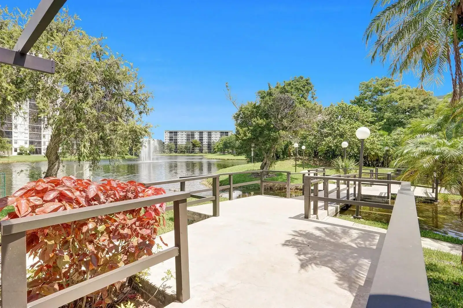 2334 S Cypress Bend Drive # 907, Pompano Beach FL 33069 photo 5