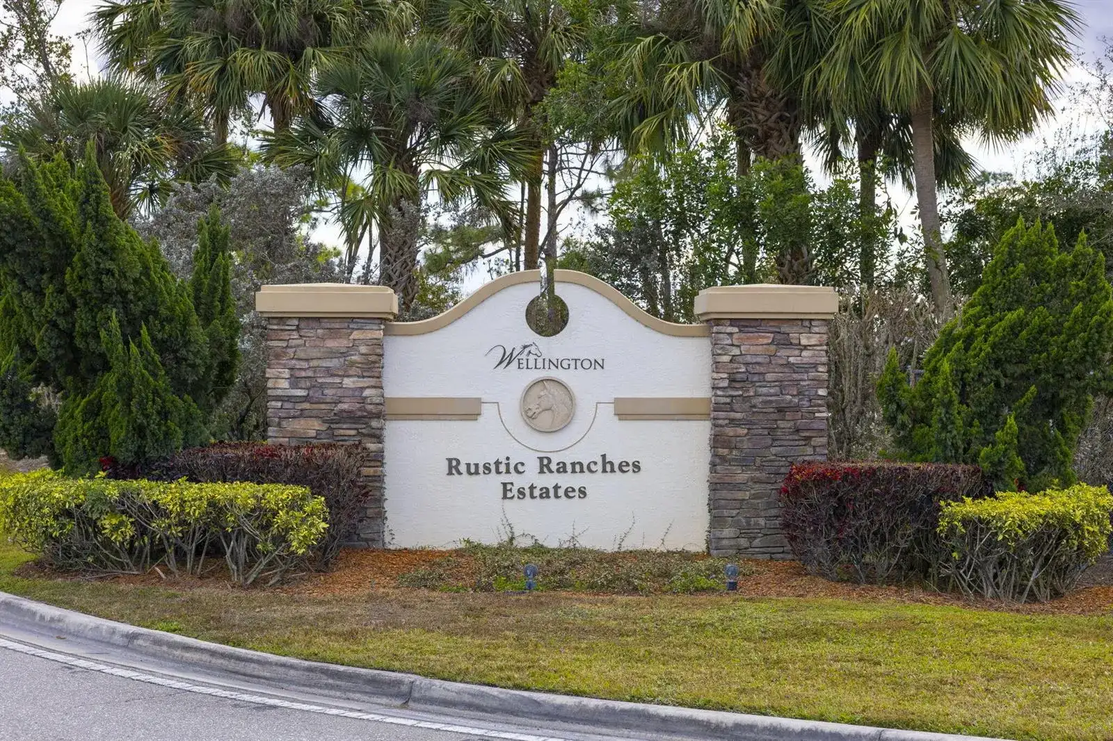 16296 Deer Path Lane, Wellington FL 33470 photo 2