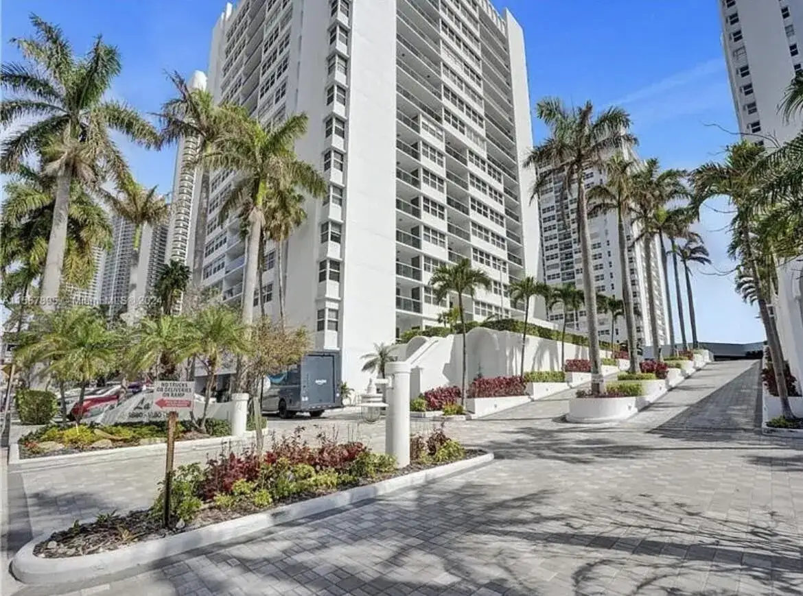 1880 S Ocean Drive # 308, Hallandale Beach FL 33009