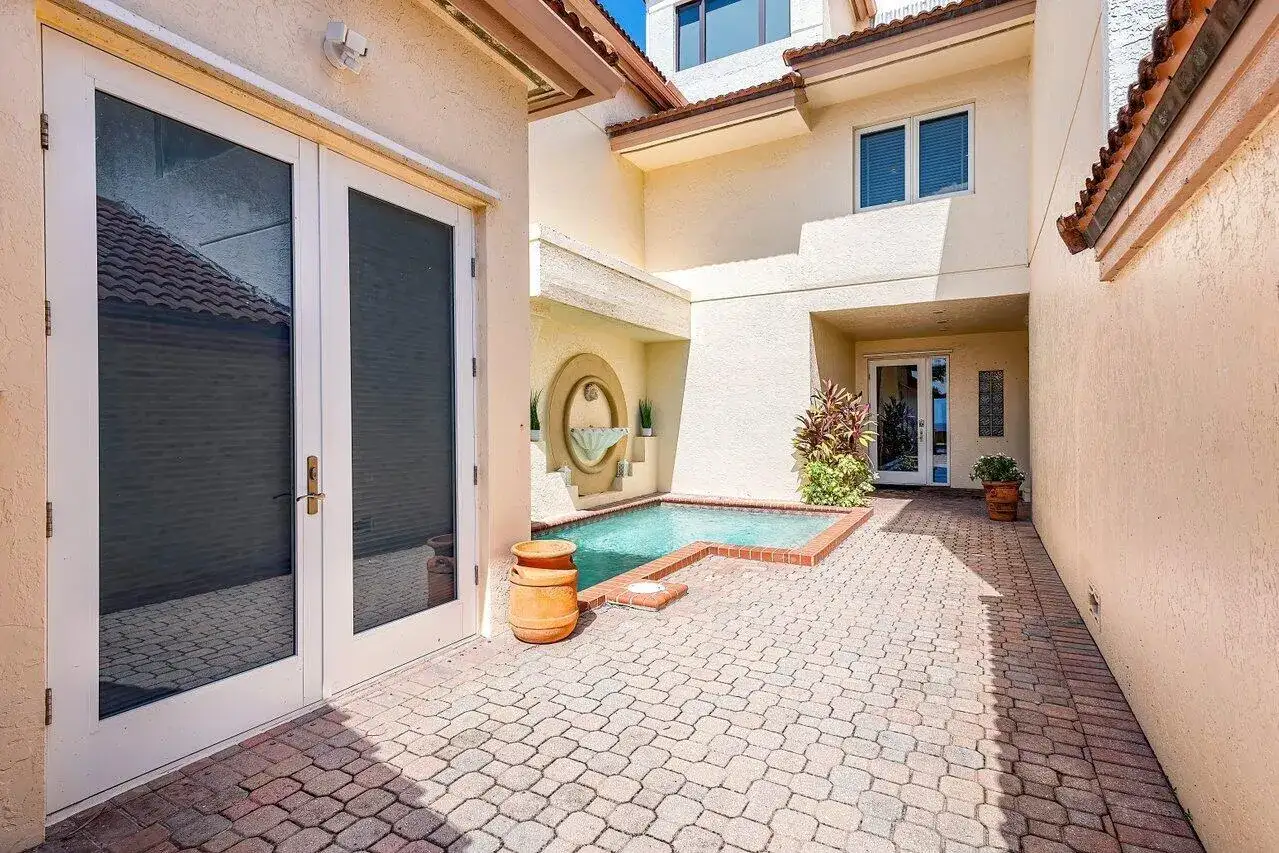 4517 S Ocean Boulevard, Highland Beach FL 33487 photo 3
