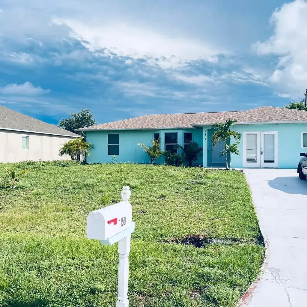 1150 SW Haleyberry Avenue, Port St. Lucie FL 34953