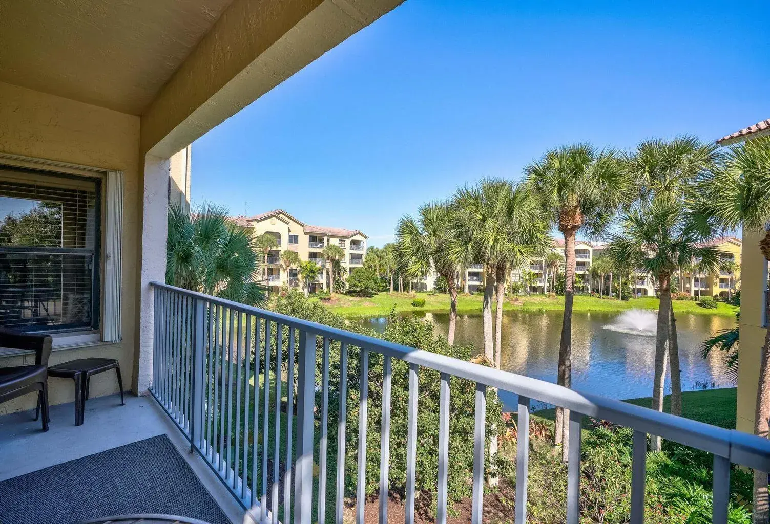 300 Uno Lago Drive # 305, Juno Beach FL 33408