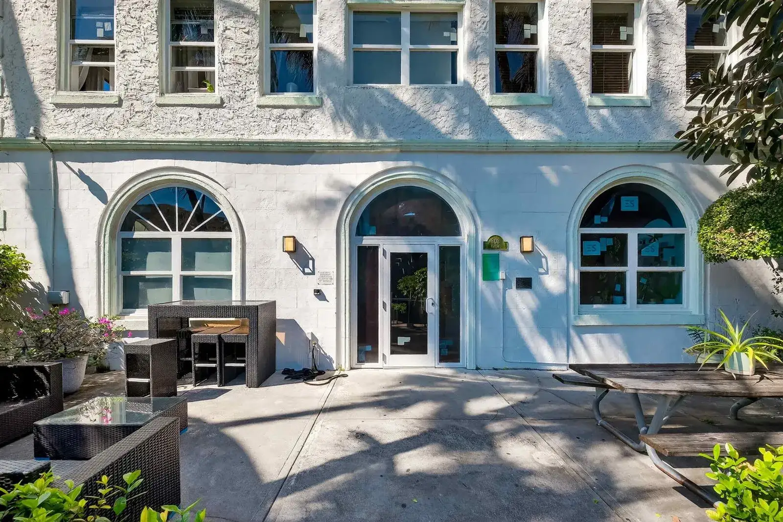 1 bedroom 1 bath Residential for sale at 802 Euclid Avenue # 104, Miami Beach FL 33139