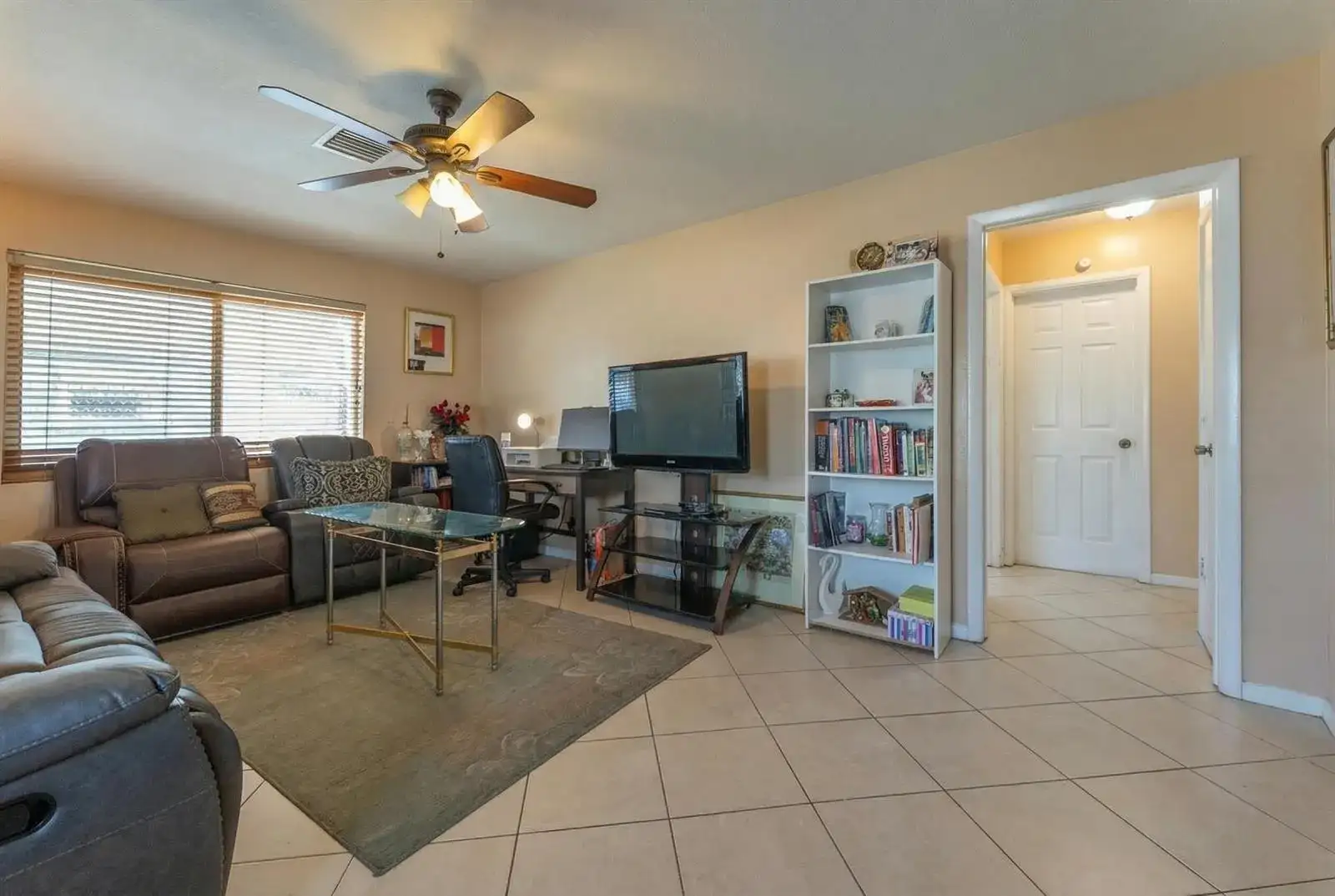 137 W 34th Street, Riviera Beach FL 33404 photo 5