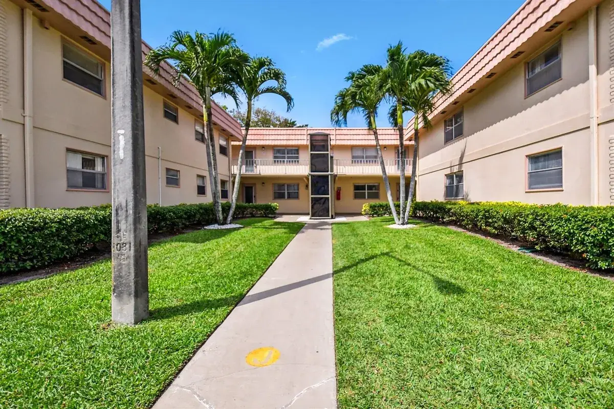 447 Saxony J Way # J, Delray Beach FL 33446