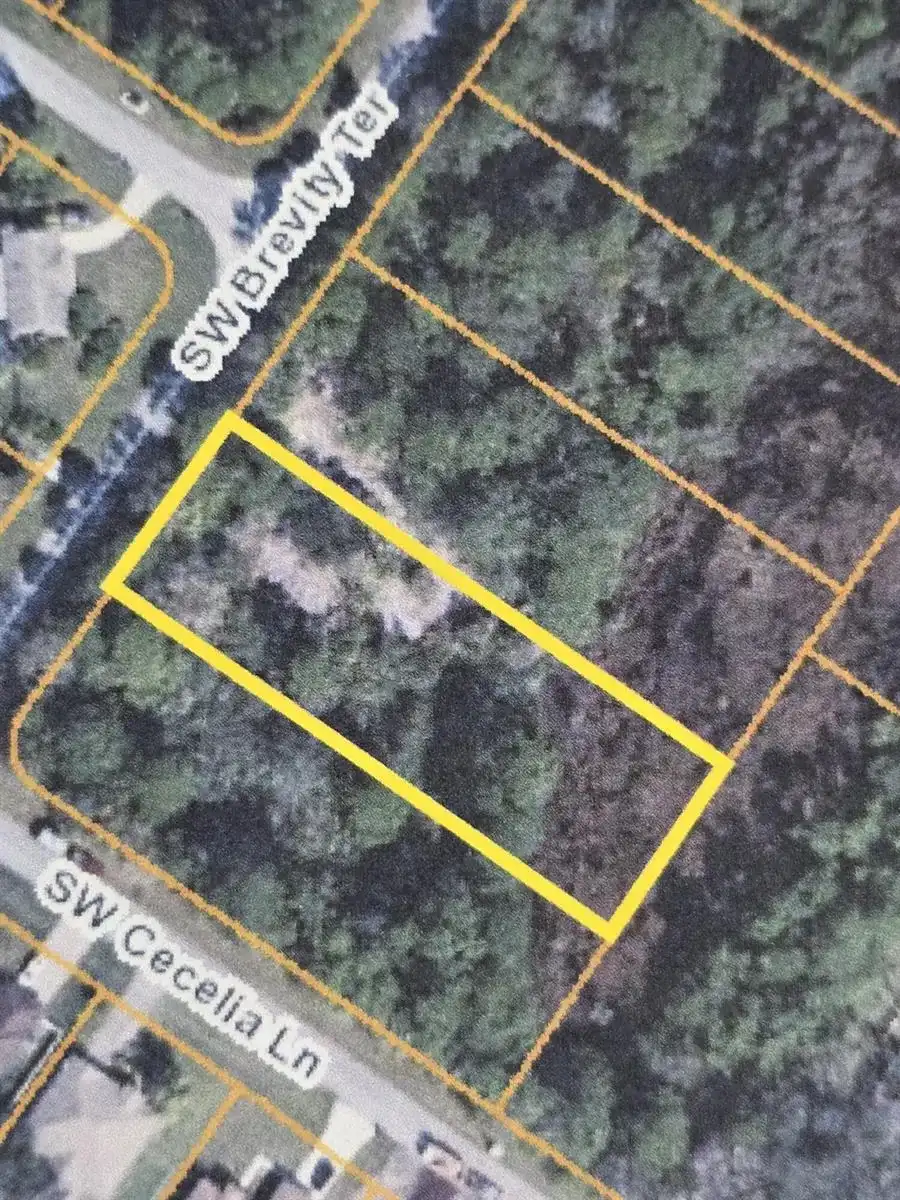 2085 SW Brevity Terrace, Port St. Lucie FL 34953