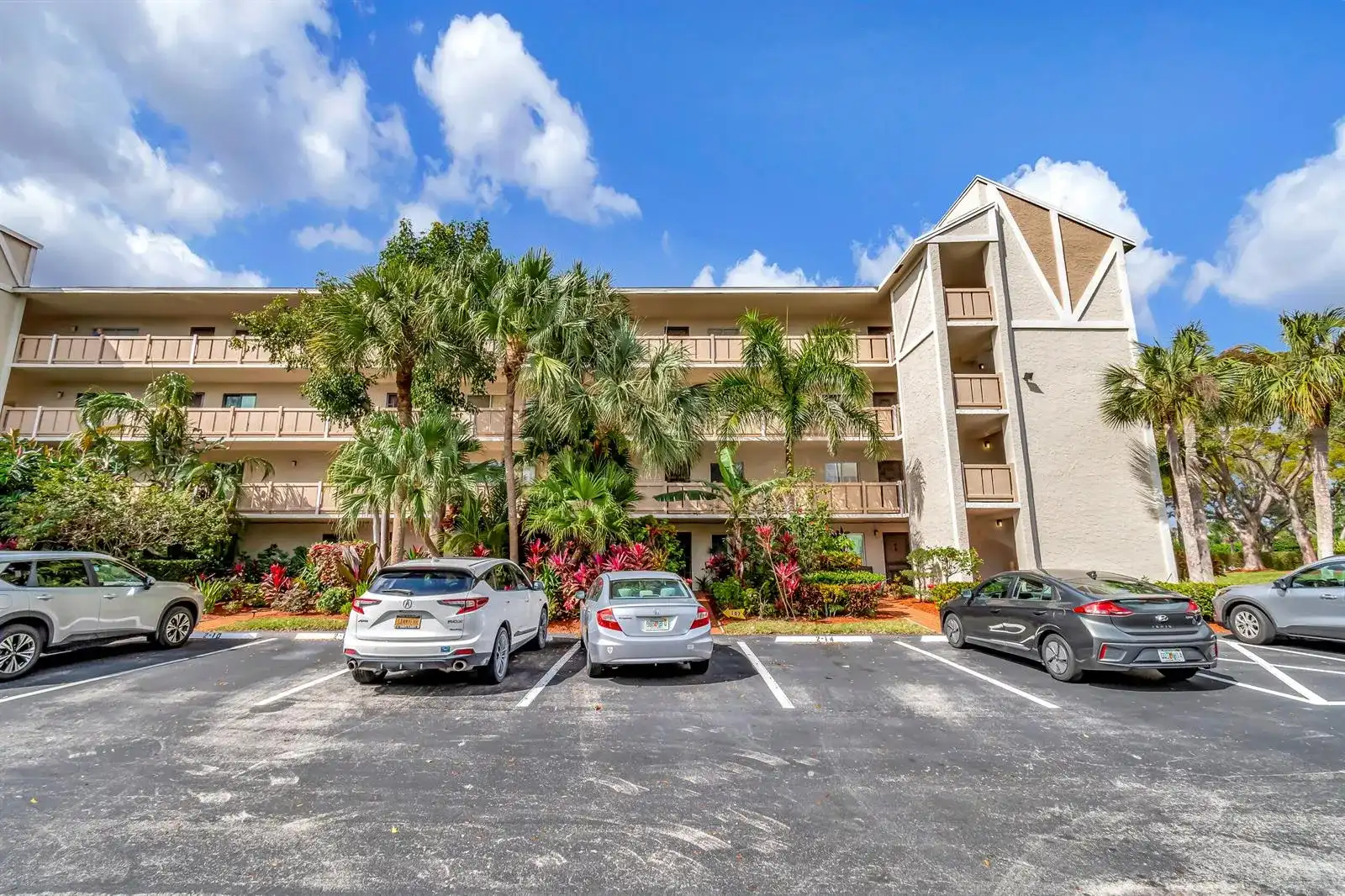 6585 Kensington Lane # 307, Delray Beach FL 33446