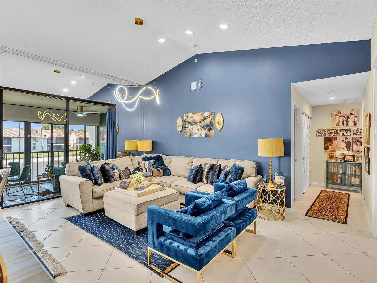 10215 N Circle Lake Drive # 201, Boynton Beach FL 33437