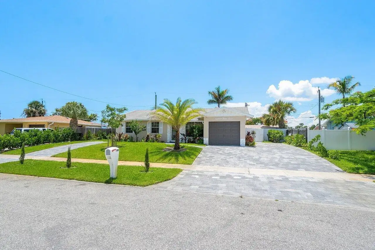 1837 16th Avenue N, FL 33460 photo 2