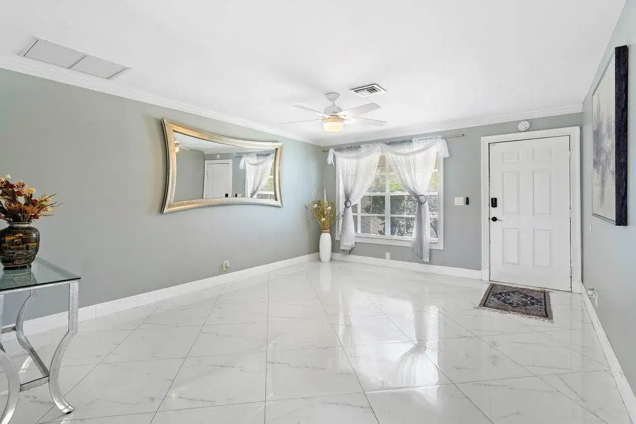 1837 16th Avenue N, FL 33460 photo 3