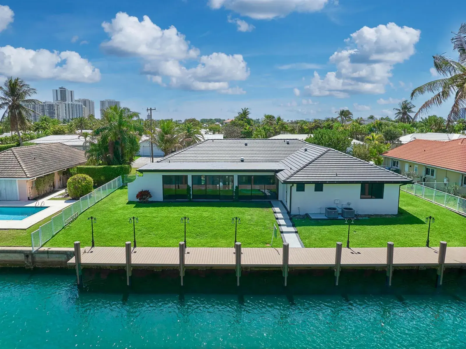 1170 Fairview Lane, Singer Island FL 33404