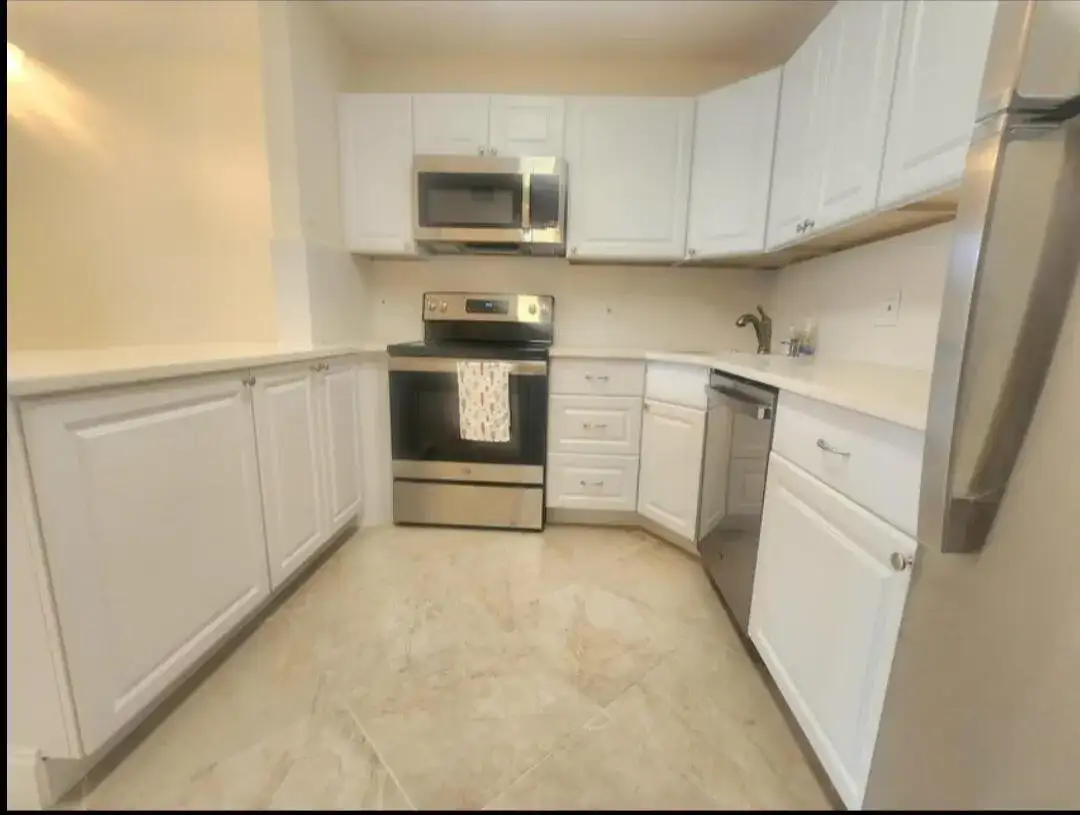 209 Pine Hov Circle # 2, FL 33463 photo 3