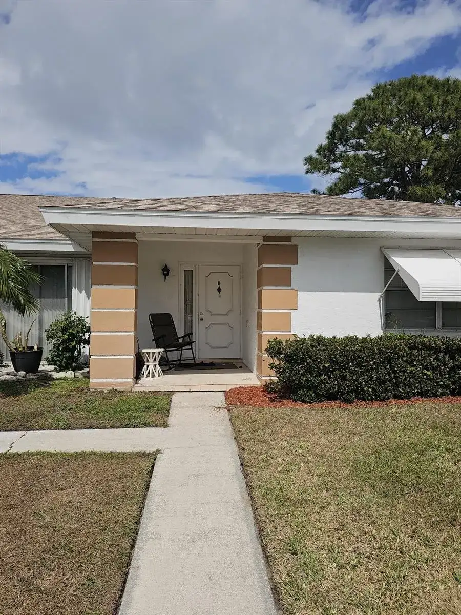 1212 Lakes End Drive # D, Fort Pierce FL 34982 photo 2