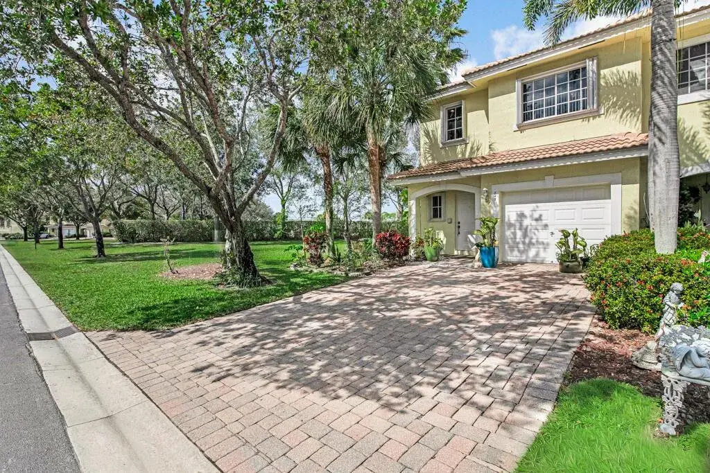 845 Imperial Lake Road, West Palm Beach FL 33413