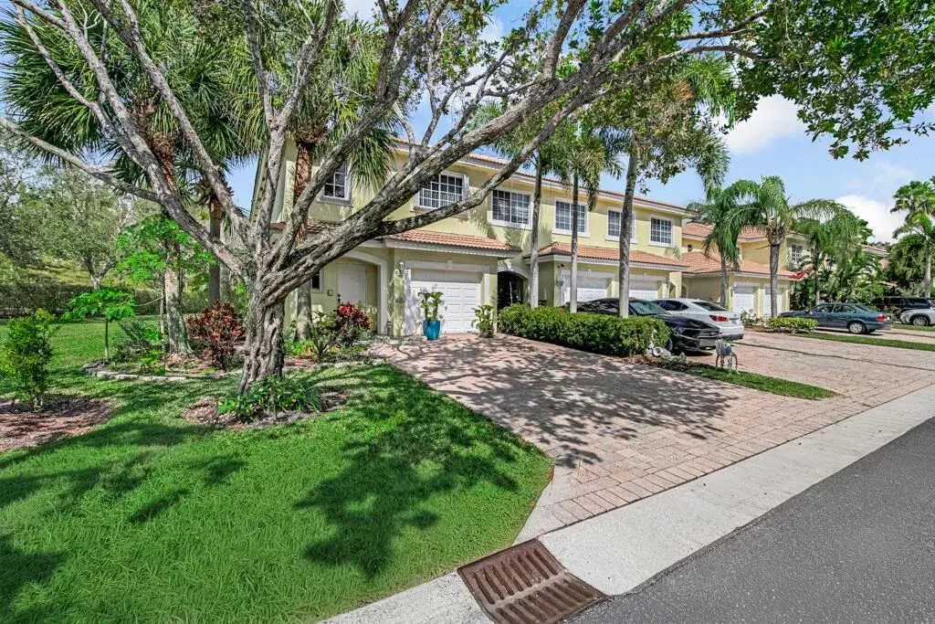 845 Imperial Lake Road, West Palm Beach FL 33413