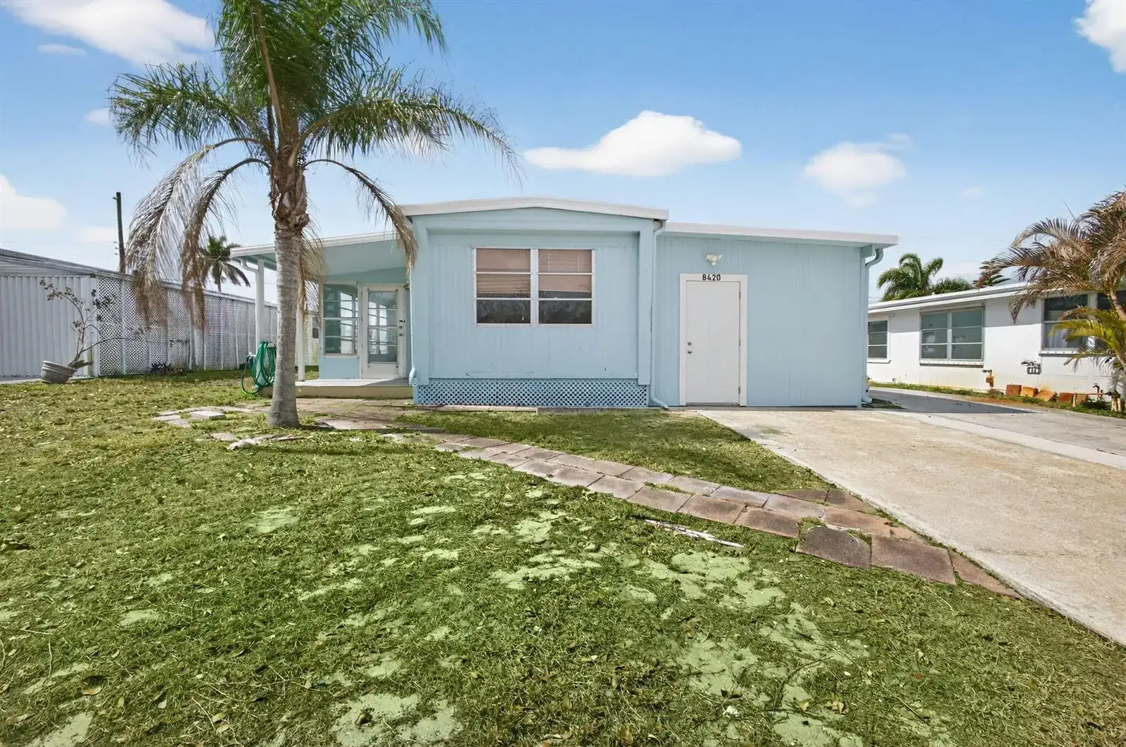 8420 SE Eagle Avenue, Hobe Sound FL 33455 photo 2