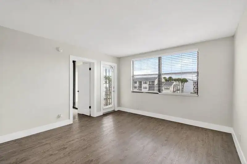 738 Executive Center Drive # 35, West Palm Beach FL 33401 photo 3