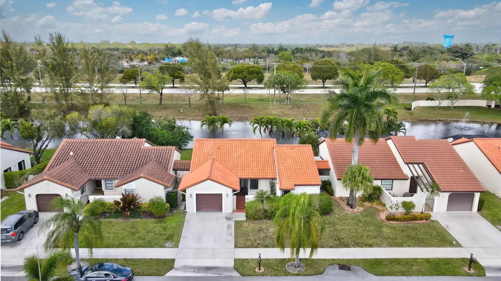 17 Columbia Court, Deerfield Beach FL 33442 photo 2