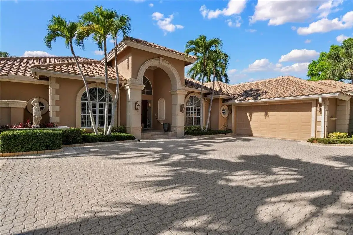 1338 Breakers West Boulevard, West Palm Beach FL 33411 photo 2