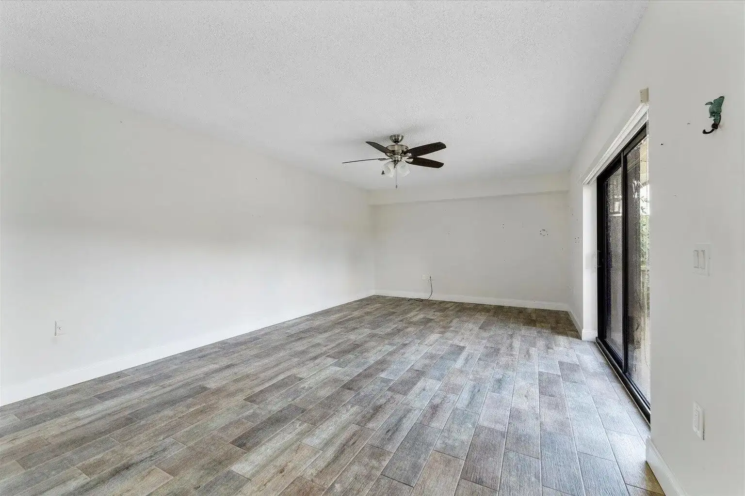 557 Green Springs Place, West Palm Beach FL 33409 photo 2