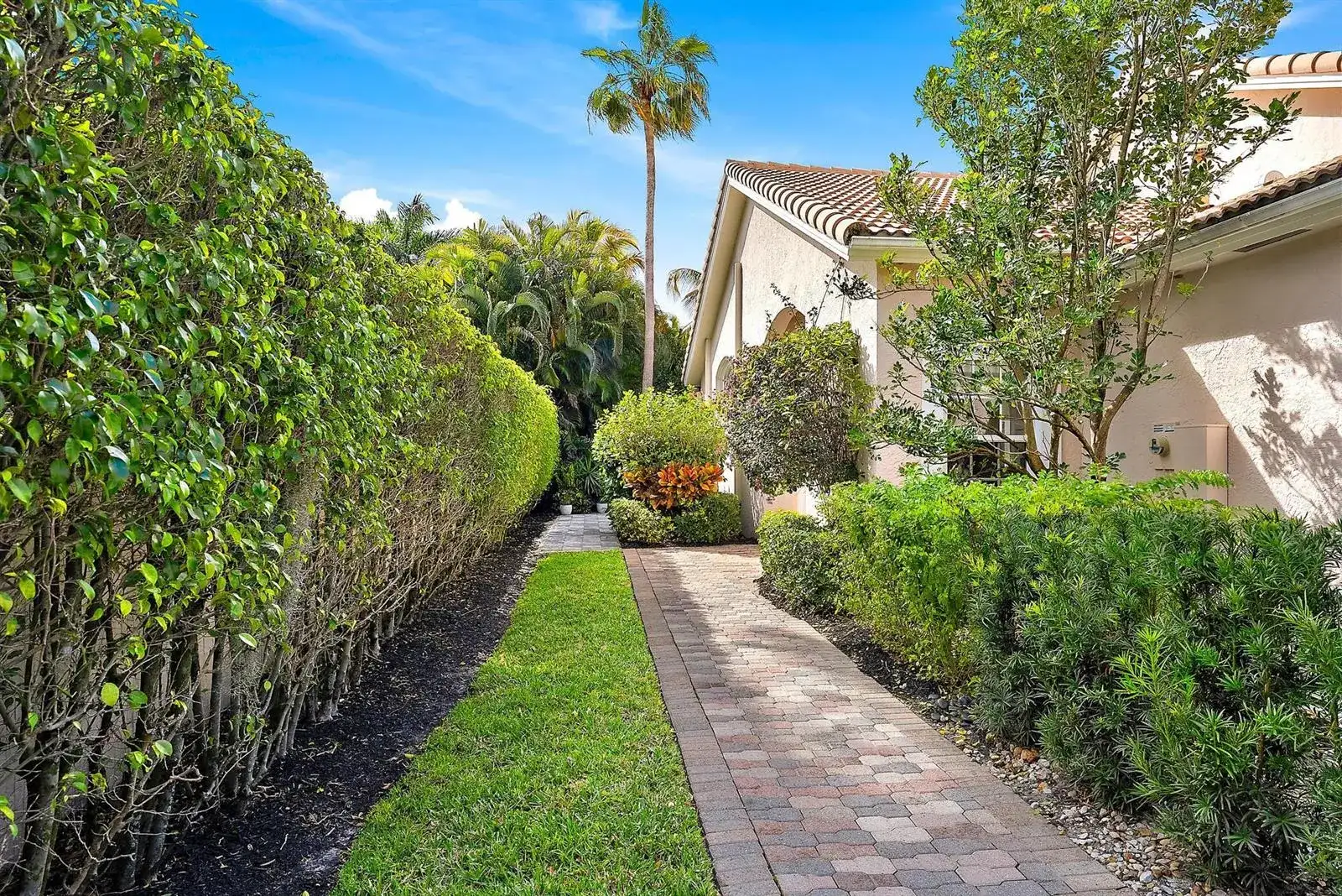 8110 Sandpiper Way, West Palm Beach FL 33412 photo 3
